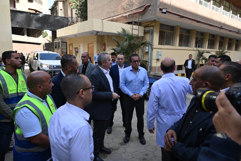 The Minister of Health inspects Al-Gumhouria Teaching Hospital, The Egyptian Minister of Health inspects the Development Works
